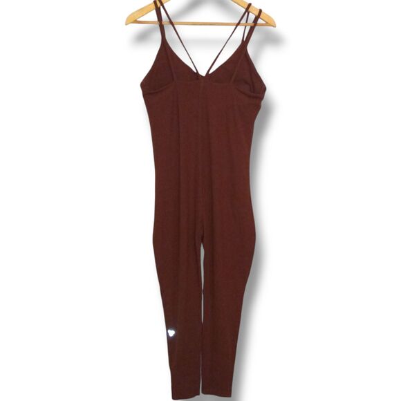 Aritzia TnAction Excel Sports Jumpsuit-Large-Built In Shelf Bra-Removable Pads - Picture 5 of 12